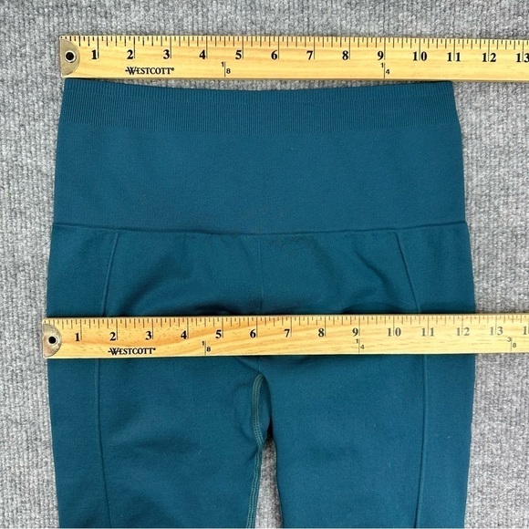 Fabletics Sync High-Waisted Perforated 7/8 Leggings NWT - Picture 9 of 17